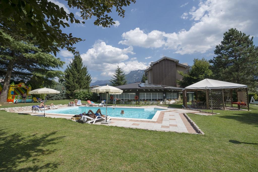 Hotel Bavaria Левико-Терме Экстерьер фото