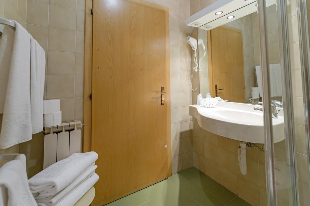 Hotel Bavaria Левико-Терме Экстерьер фото