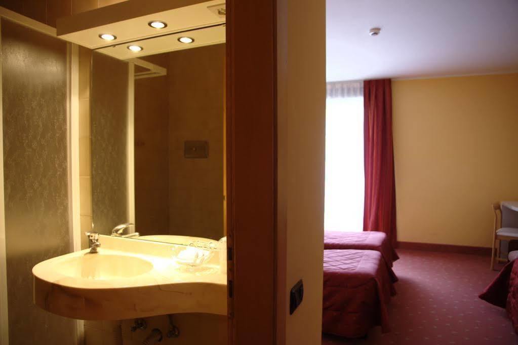 Hotel Bavaria Левико-Терме Экстерьер фото